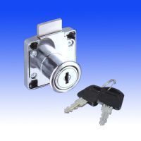 美力高五金制品廠-高要市金利鎮星西工業區-專業生產抽屜鎖、側面鎖、正面鎖、回爪螺母、麻雀臺、煙灰缸、七字吸盤板托系列-產品展廳